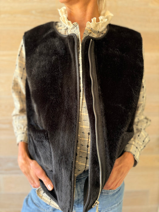 Nassau Black Gilet