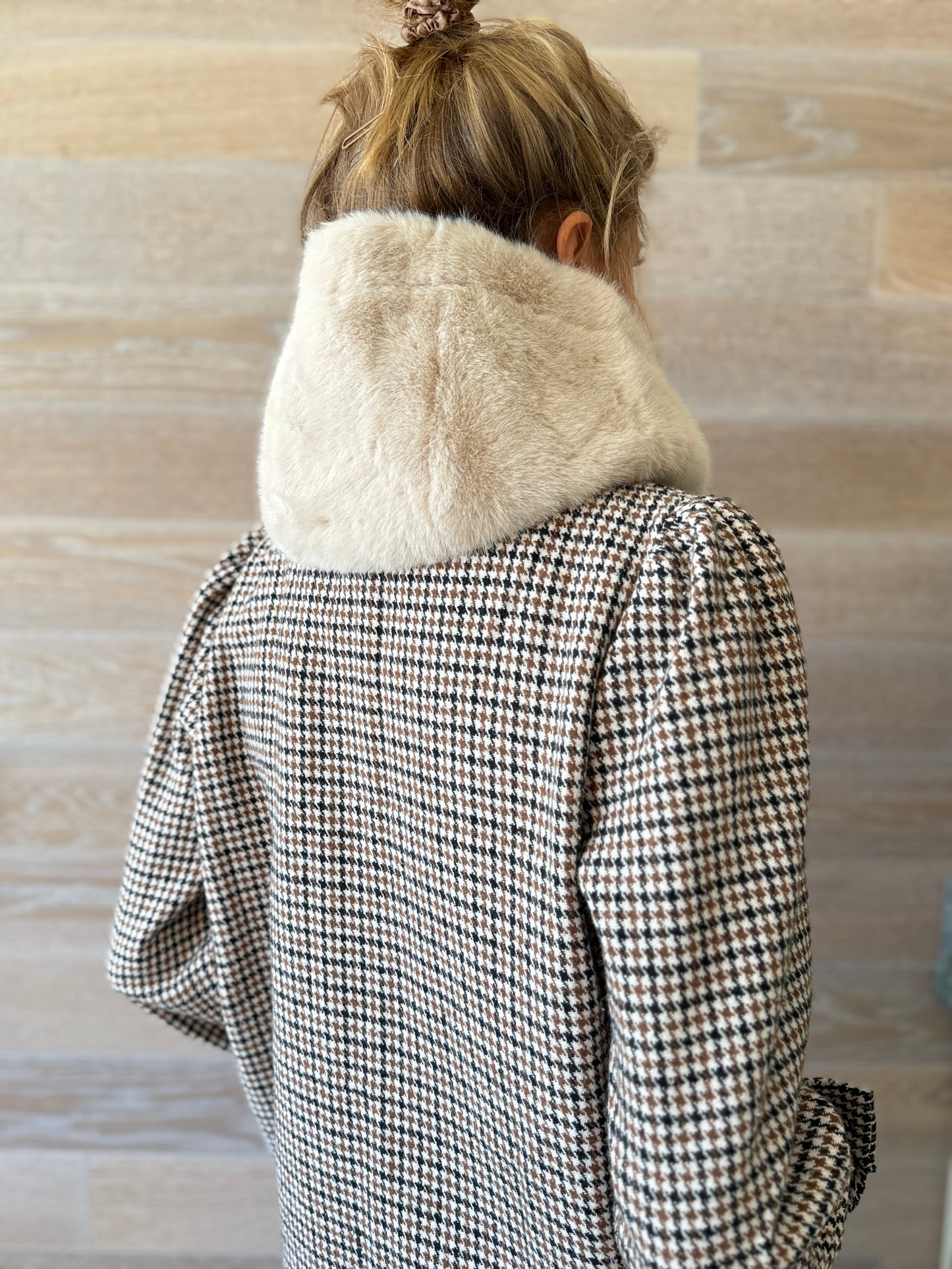Globe Ecru Hood