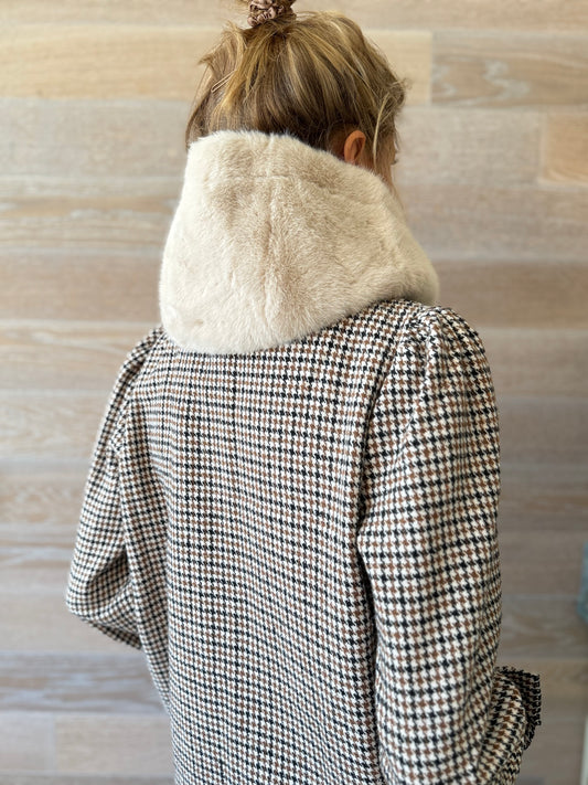 Globe Ecru Hood