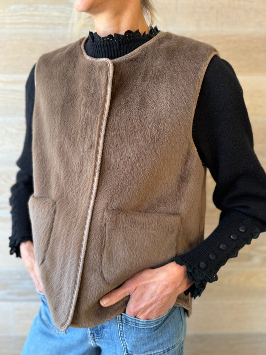 Nassau Brown Gilet