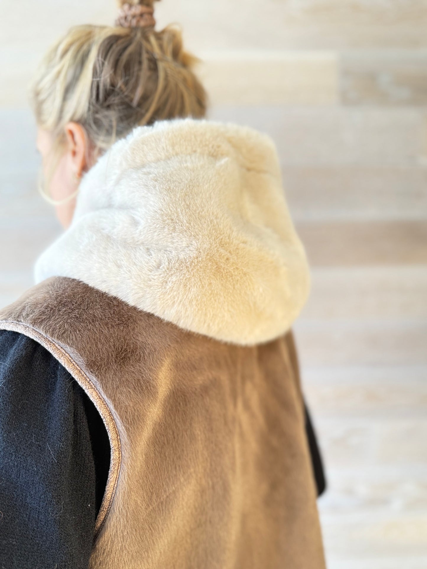 Globe Ecru Hood