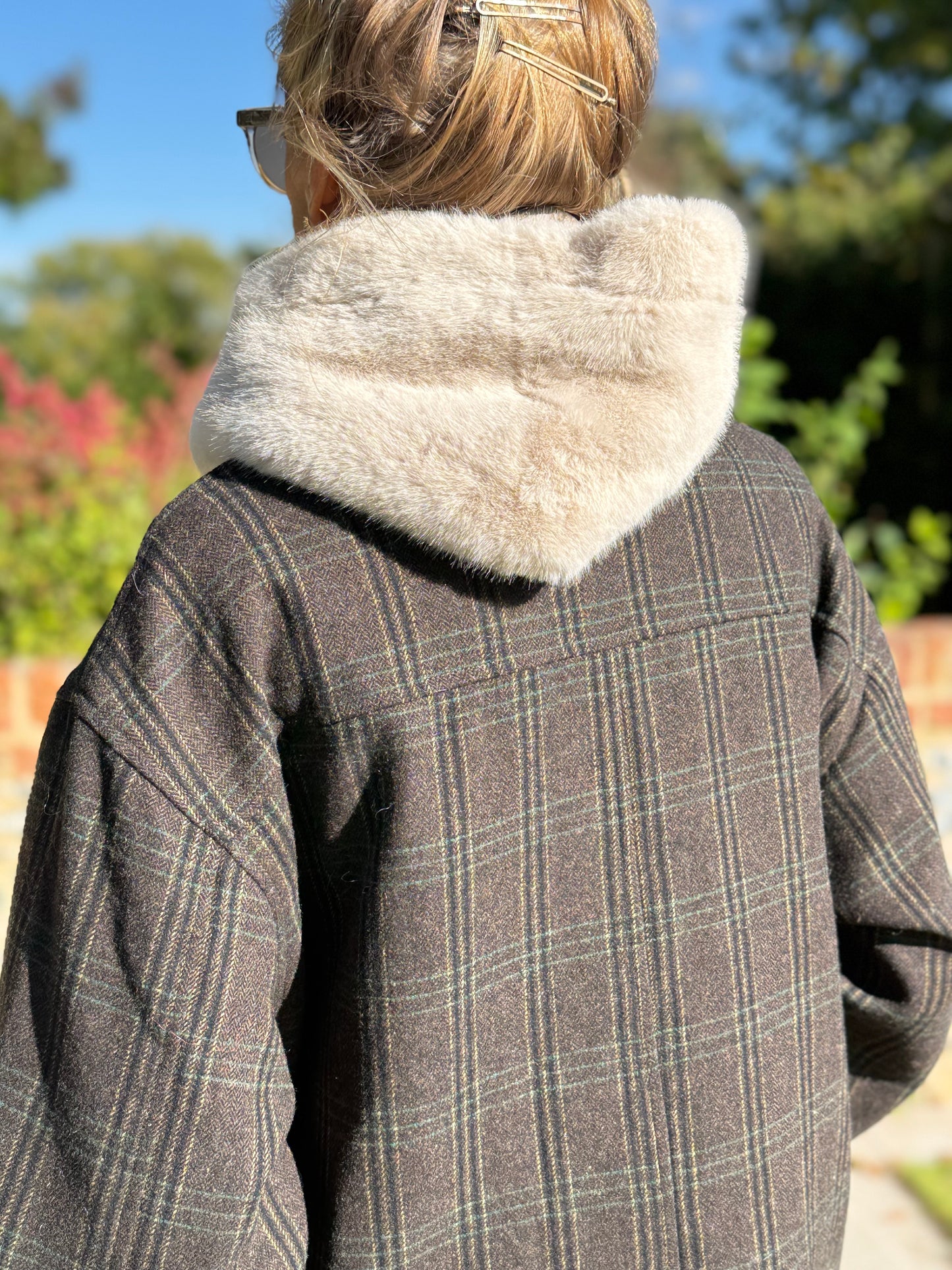 Globe Ecru Hood