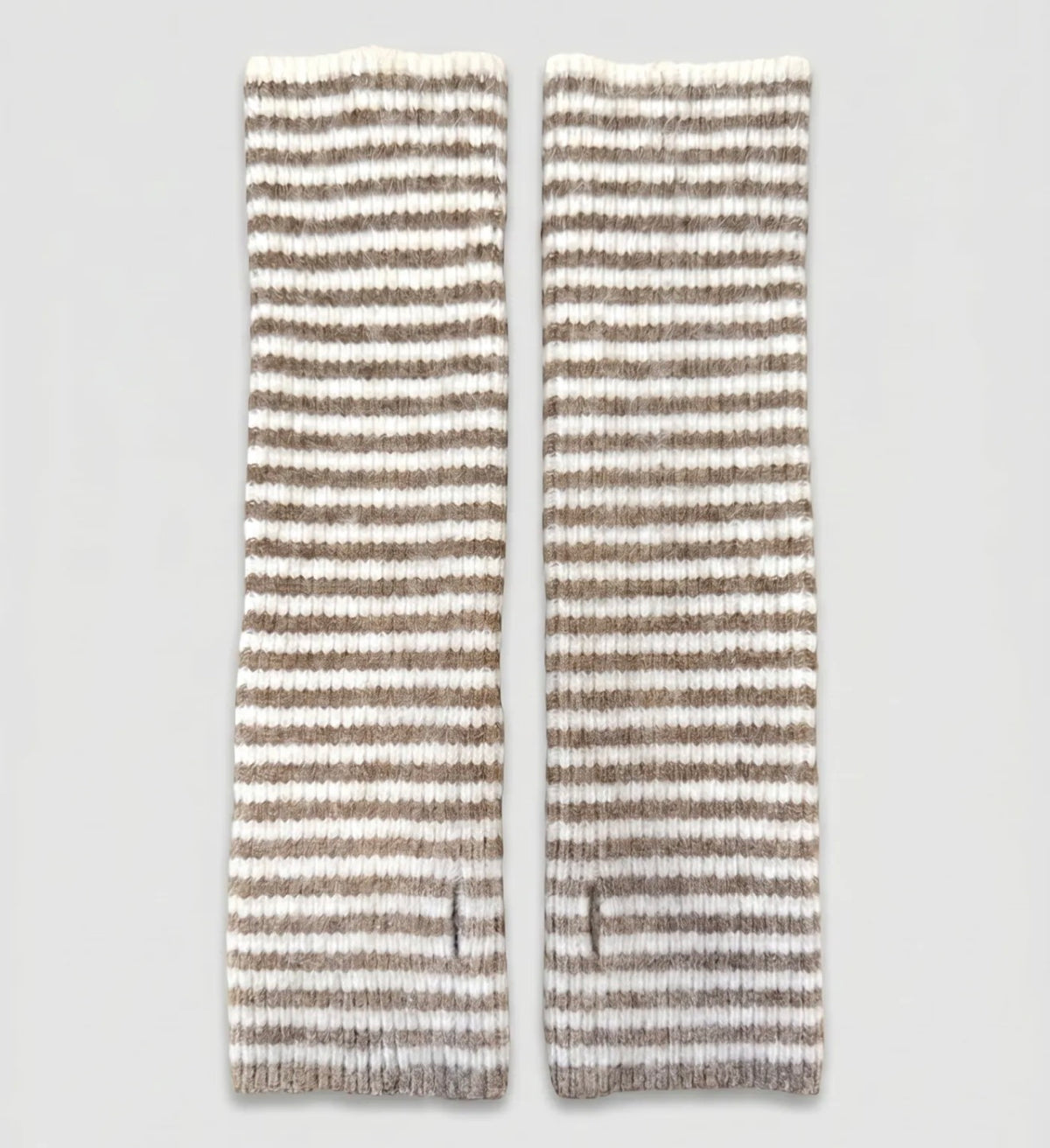 Finden Taupe Handwarmers