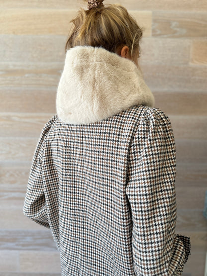 Globe Ecru Hood