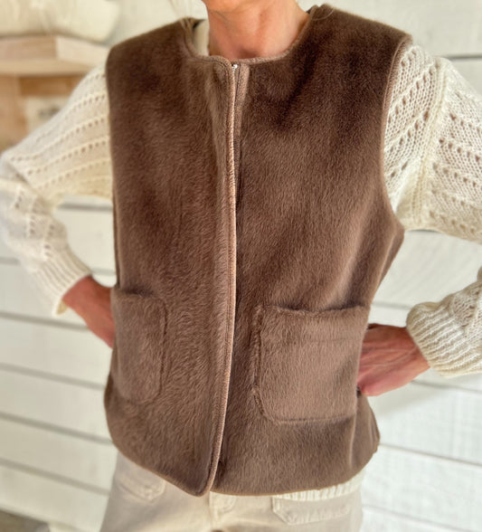 Nassau Brown Gilet